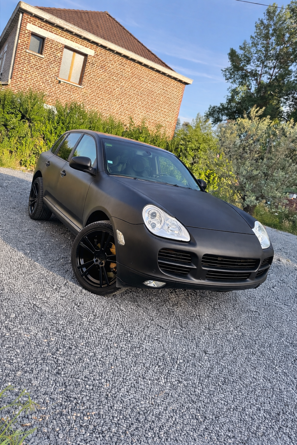 Full black